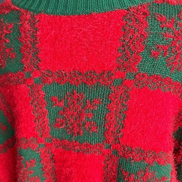 Holiday Time red/green fuzzy soft sequin/beads French bulldog appliqué sweater. - Picture 6 of 8
